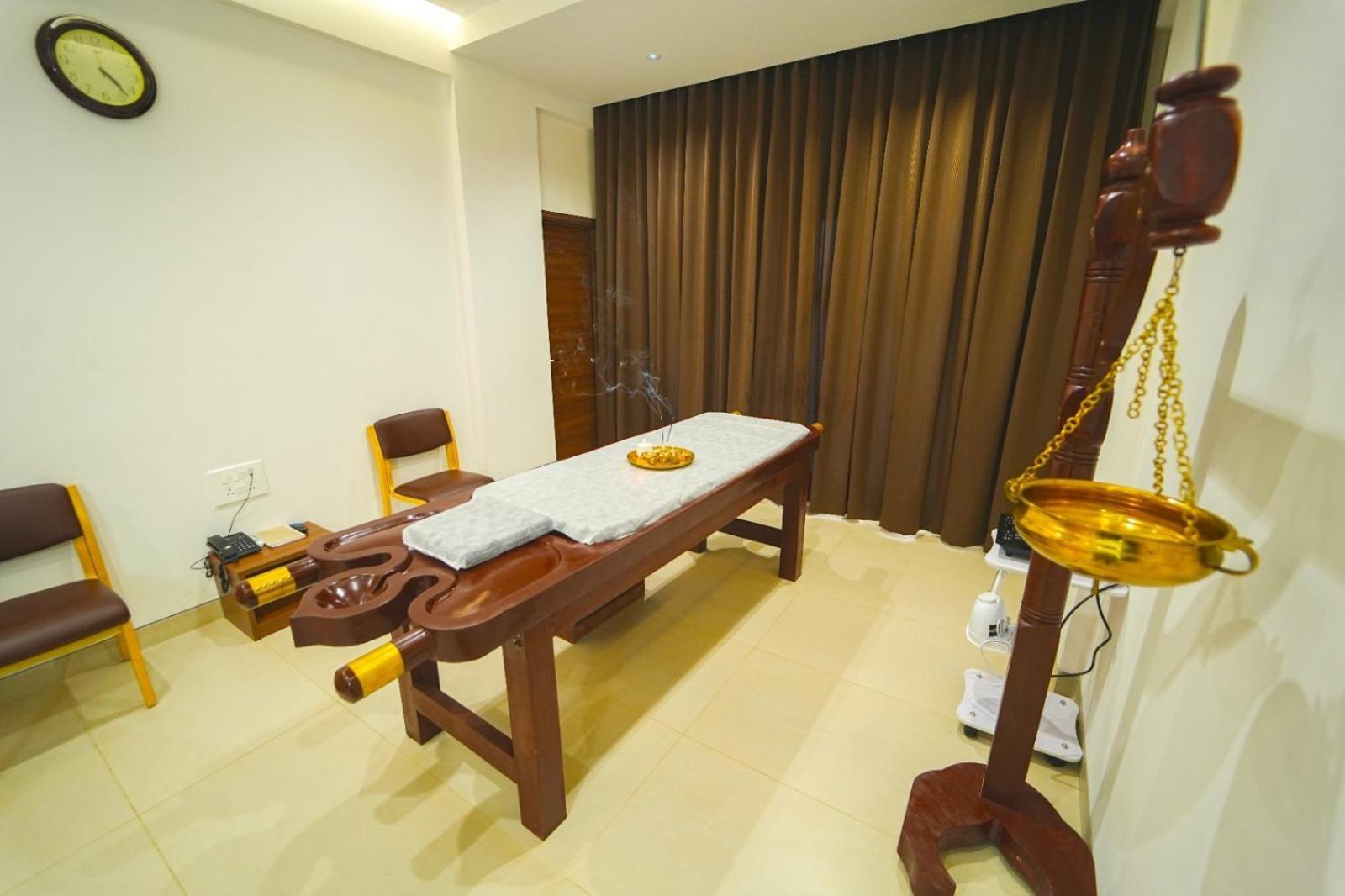 Highland Hotel บังกาลอร์ ภายนอก รูปภาพ